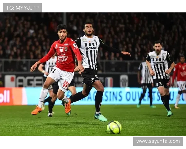 法甲进攻场面精彩片段解析及战术布局分析